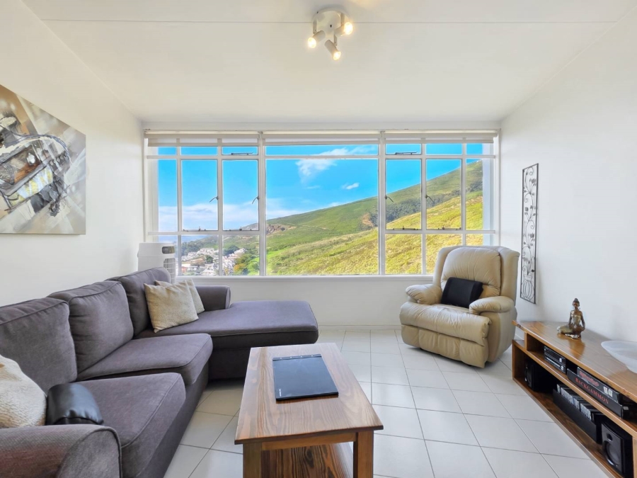1 Bedroom Property for Sale in Vredehoek Western Cape